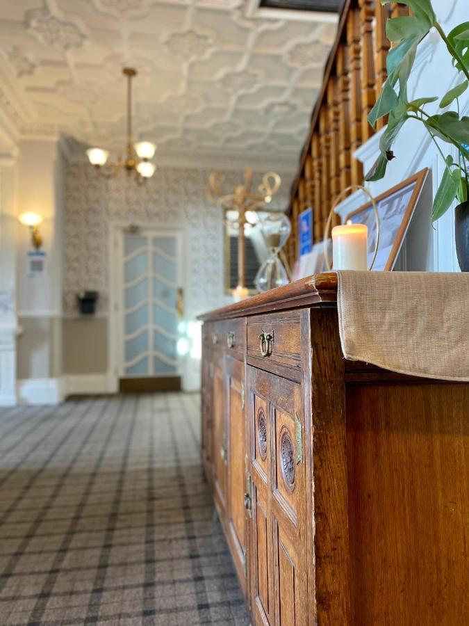 The Clarendon Hotel Моркамб Екстериор снимка