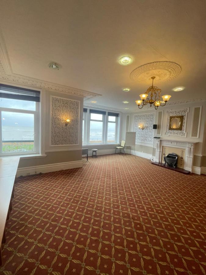 The Clarendon Hotel Моркамб Екстериор снимка