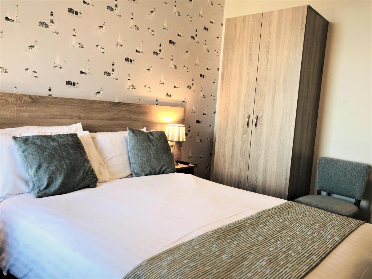 The Clarendon Hotel Моркамб Екстериор снимка